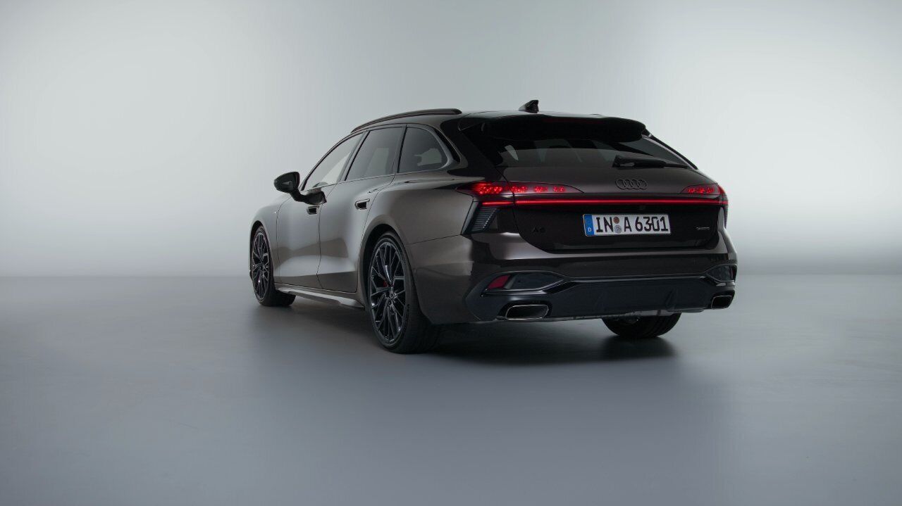 Audi A6 Avant   Trailer (Studio)