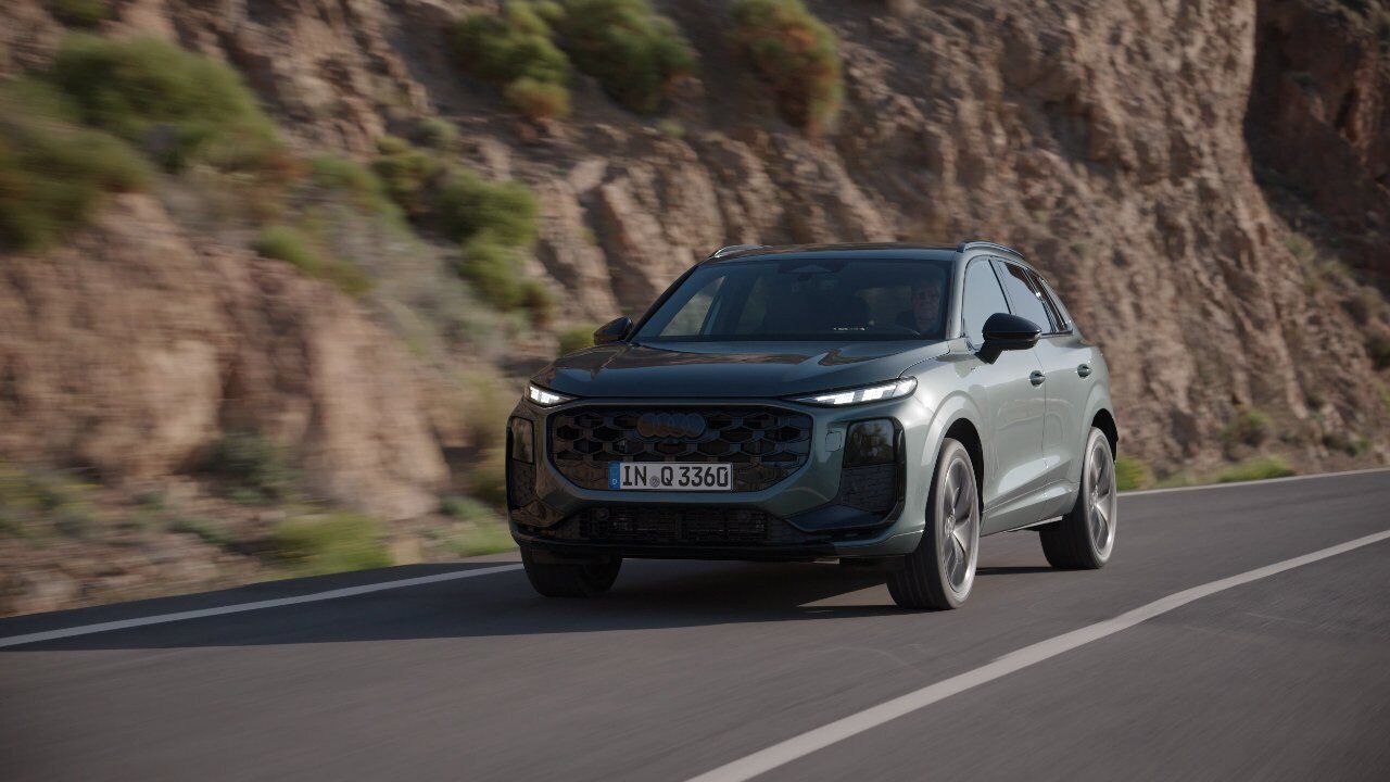 Audi Q3 SUV – Trailer (dynamic)