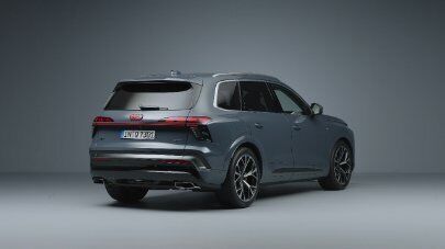 Audi Q7 SUV TDI quattro – Trailer (Studio, vertikal)